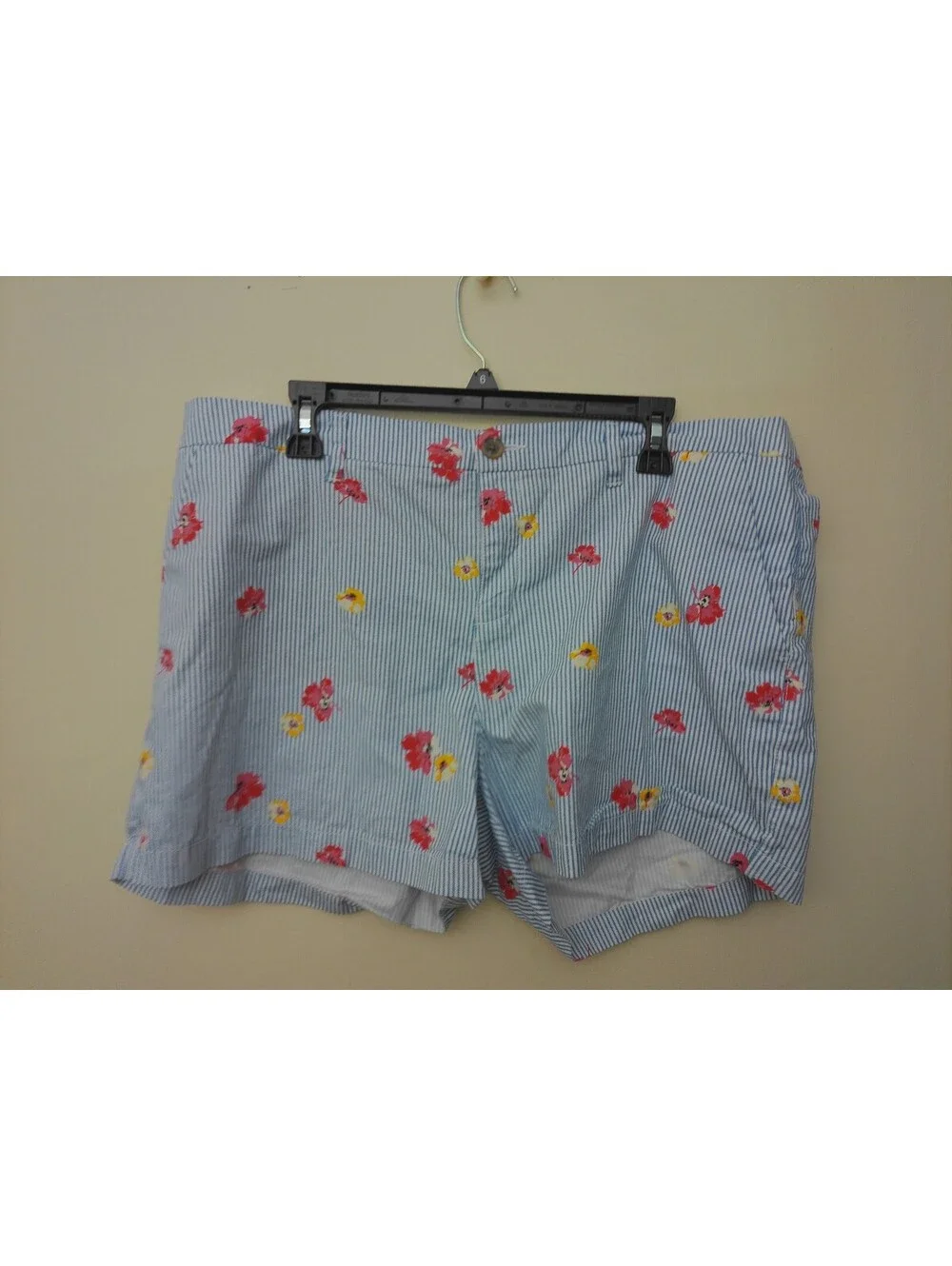 Old Navy Womens Everyday Shorts Size 16 Blue White Striped Floral Seersucker